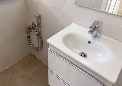 Baño dejado en orden tras una intervención de fontanería en Molina de Segura